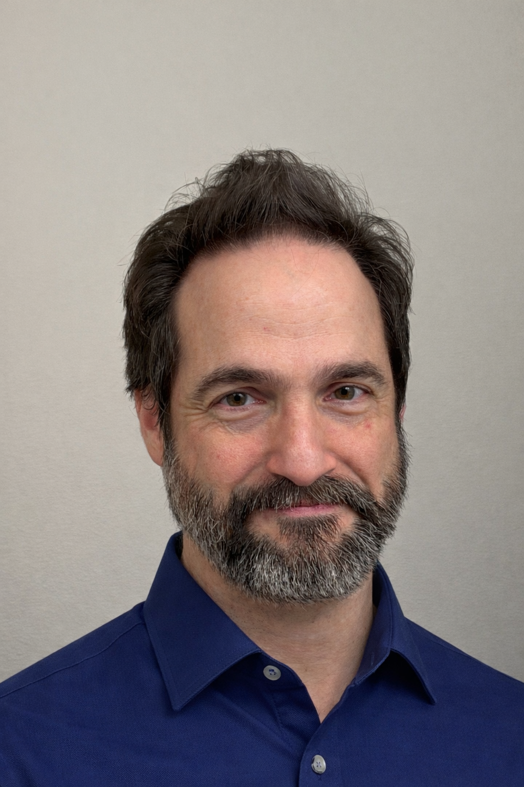 Ian Brillembourg, the consultant behind Edgecaser LLC.